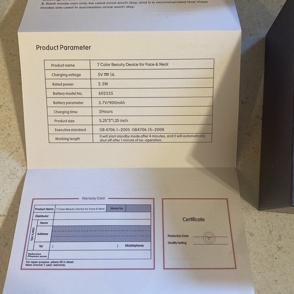 7 Color Beauty Device for Face & Neck in rose gold - Picture 10 of 12